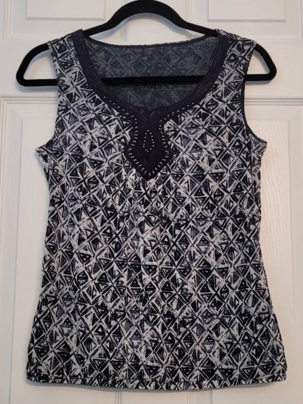 Womens size Small-Medium sleeveless top-Navy-White-lace & bead trim-blouson-Cute